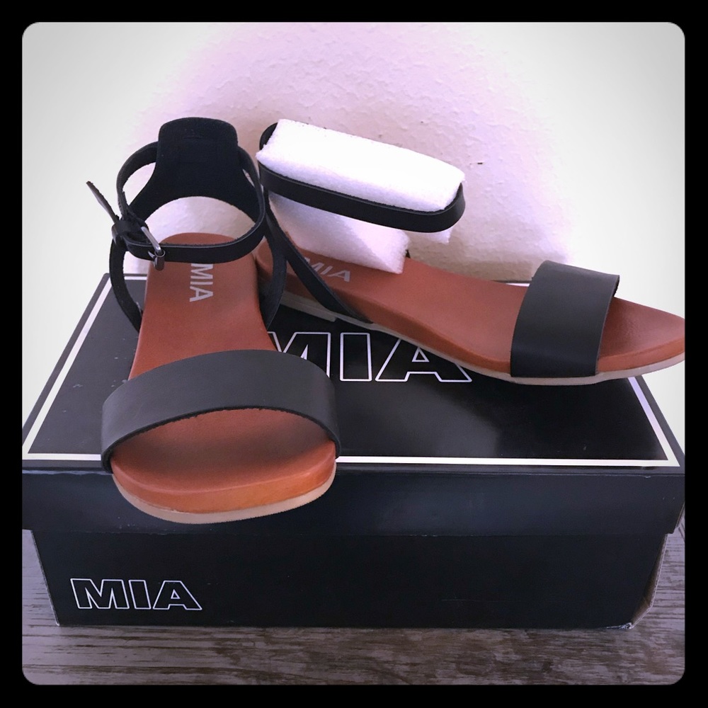 MIA Flash sandals